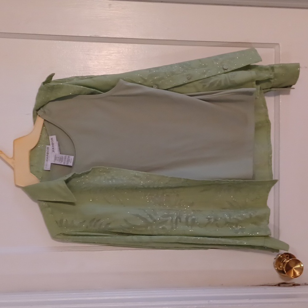 Sag Harbor 2 pc. Blouse with matching tank top size women's 8 p